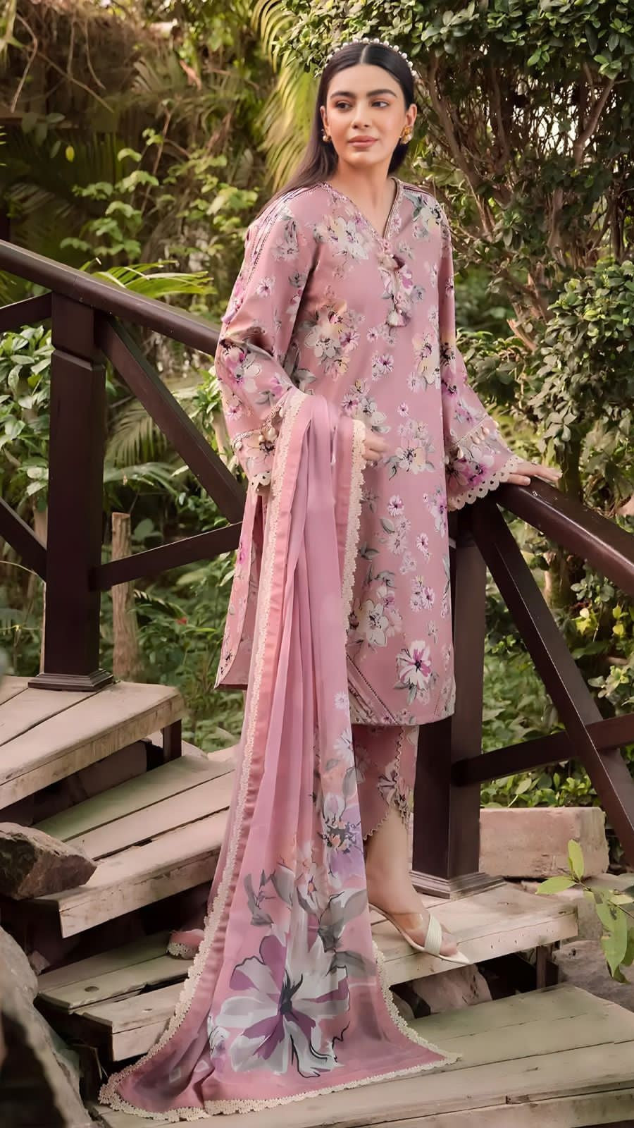 Embroidered lawn 3-piece dress