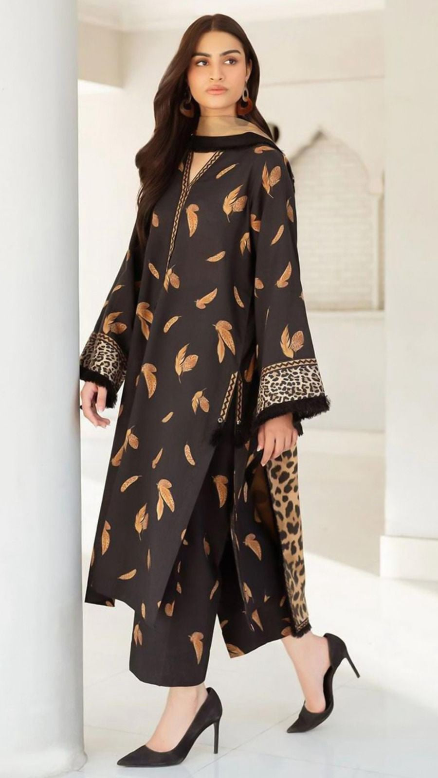 Embroidered lawn 3-piece dress