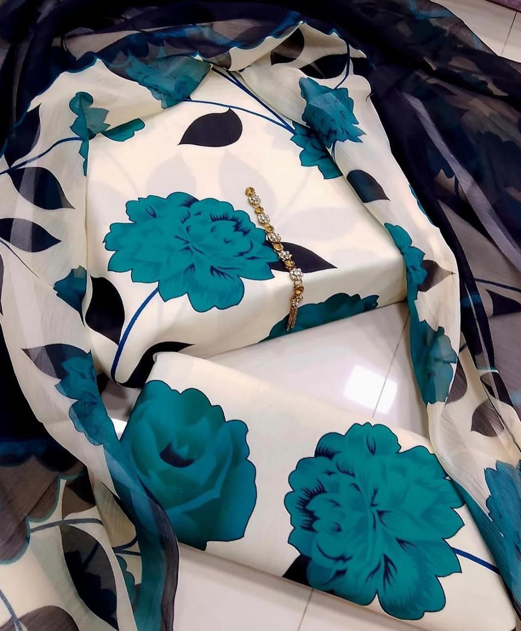 Printed Lawn 3Piece suit