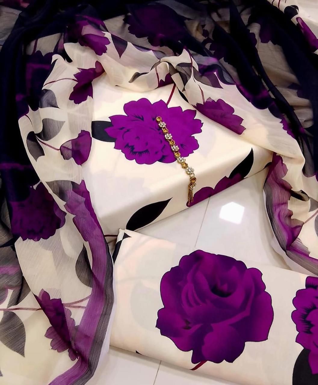 Printed Lawn 3Piece suit